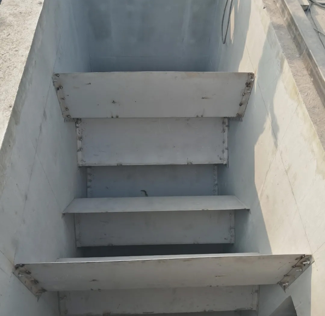 水處理設(shè)備之折板安裝及注意事項(xiàng)